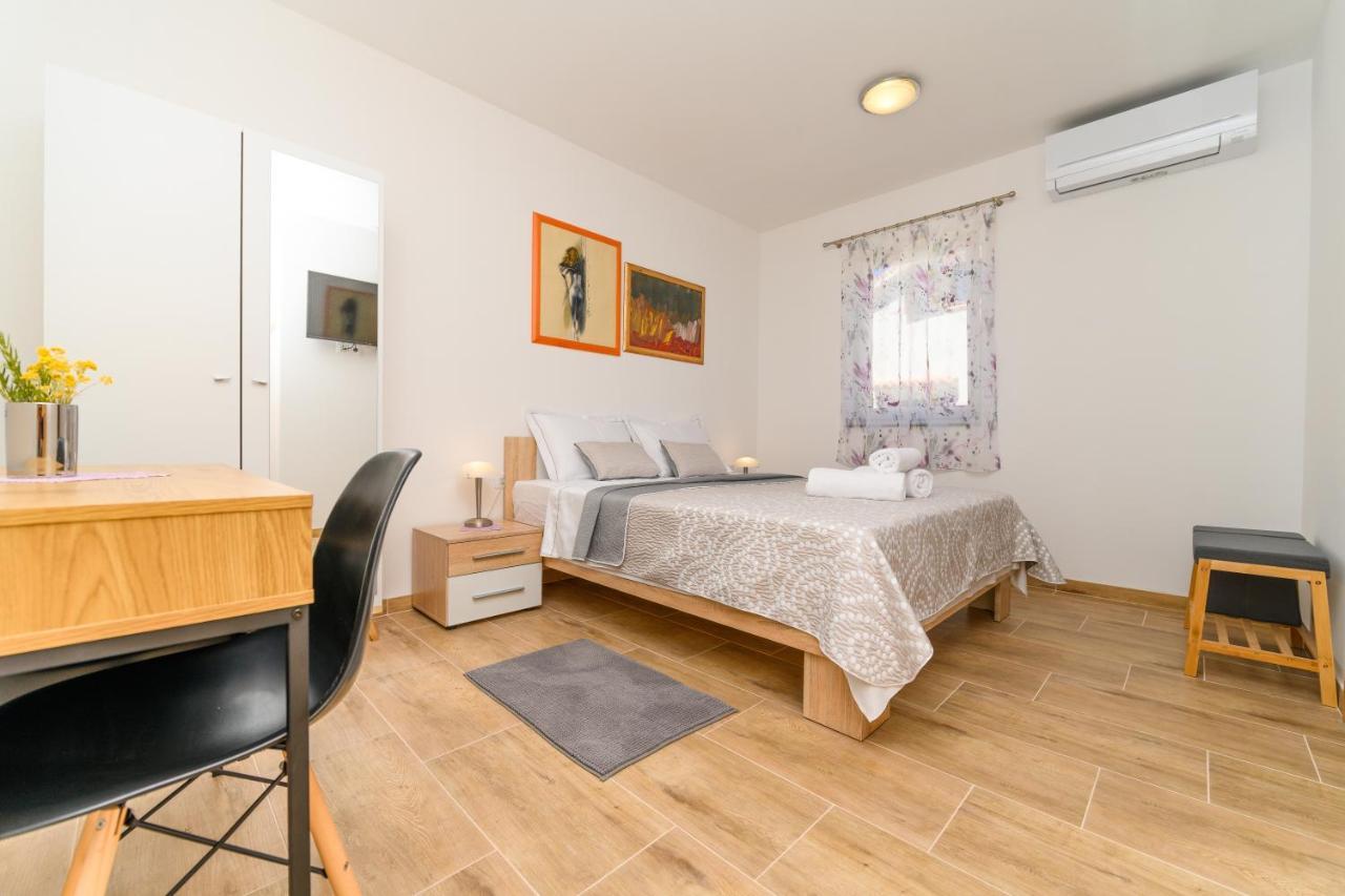 Rooms Forever Miholascica Εξωτερικό φωτογραφία