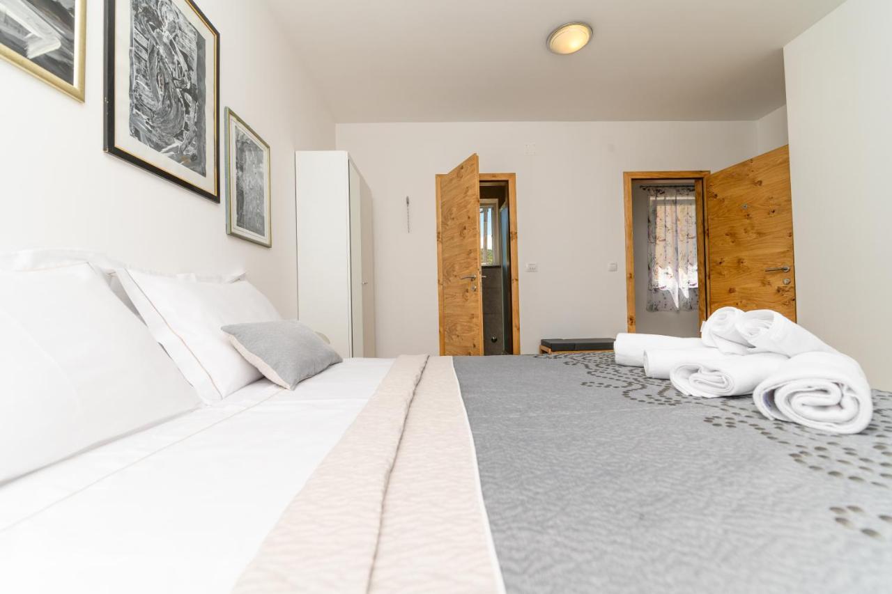 Rooms Forever Miholascica Εξωτερικό φωτογραφία